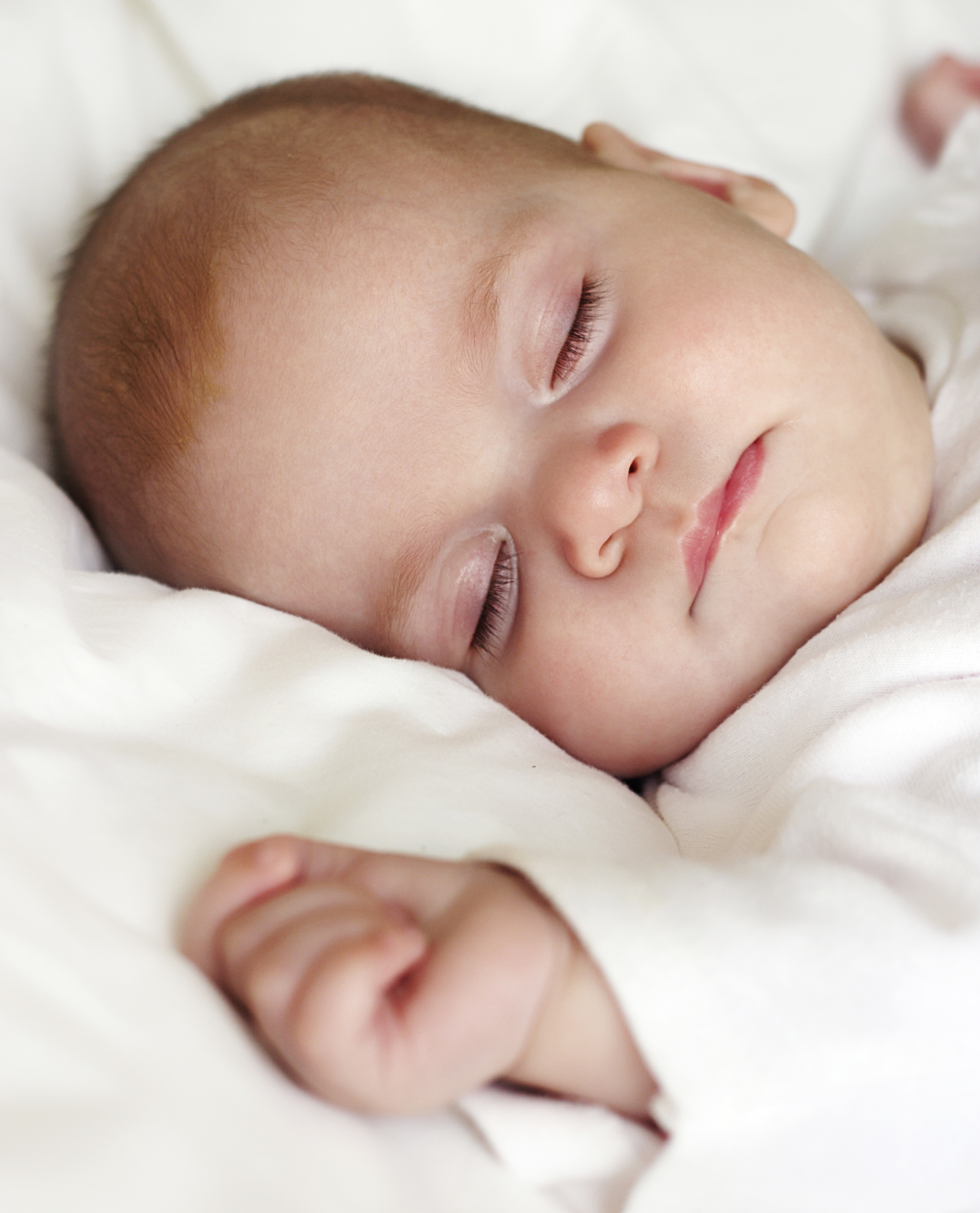 Quelles solutions pour calmer le sommeil agité de bébé ? Nos 8