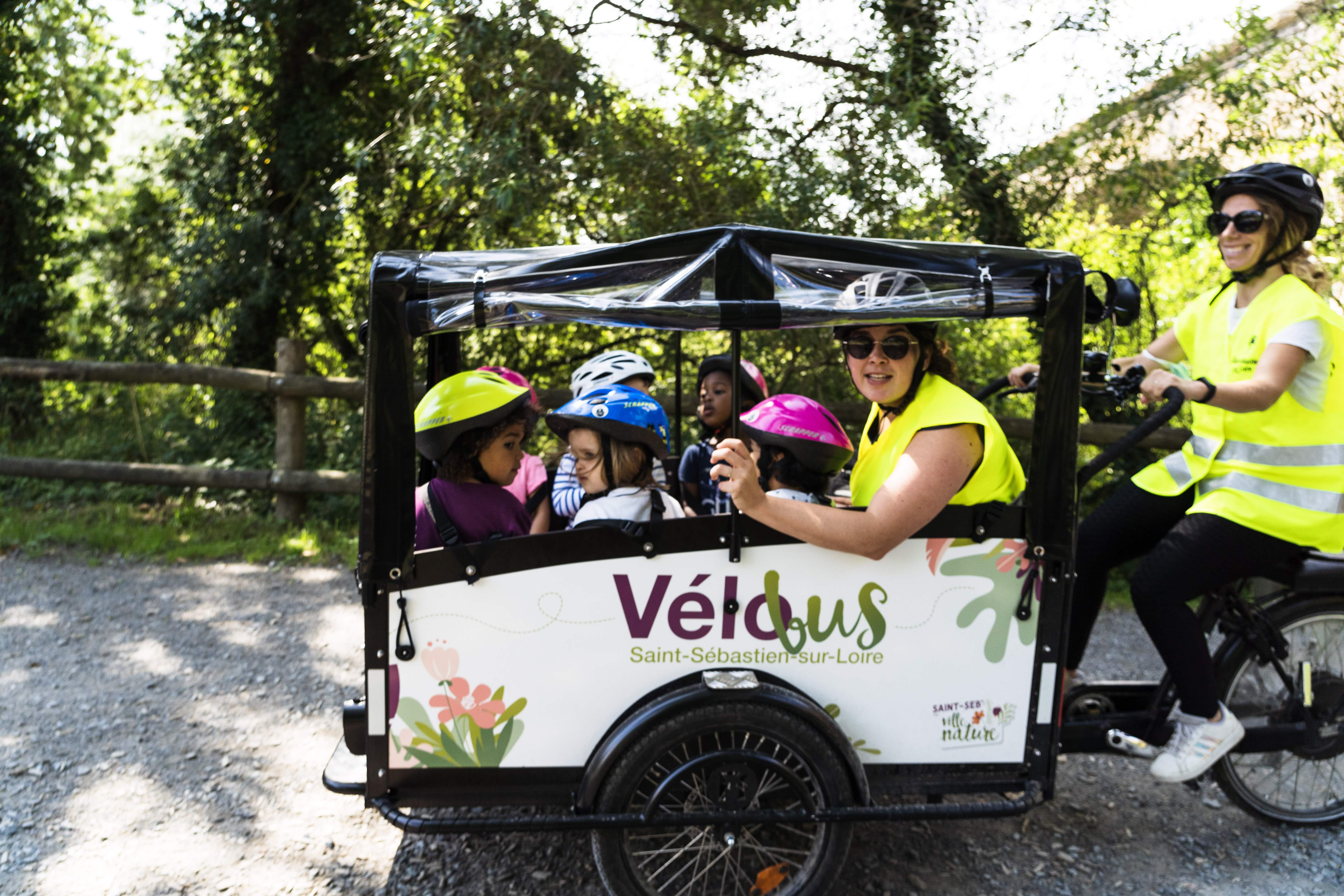 Le vélobus avec assistance électrique pour les crèches et les