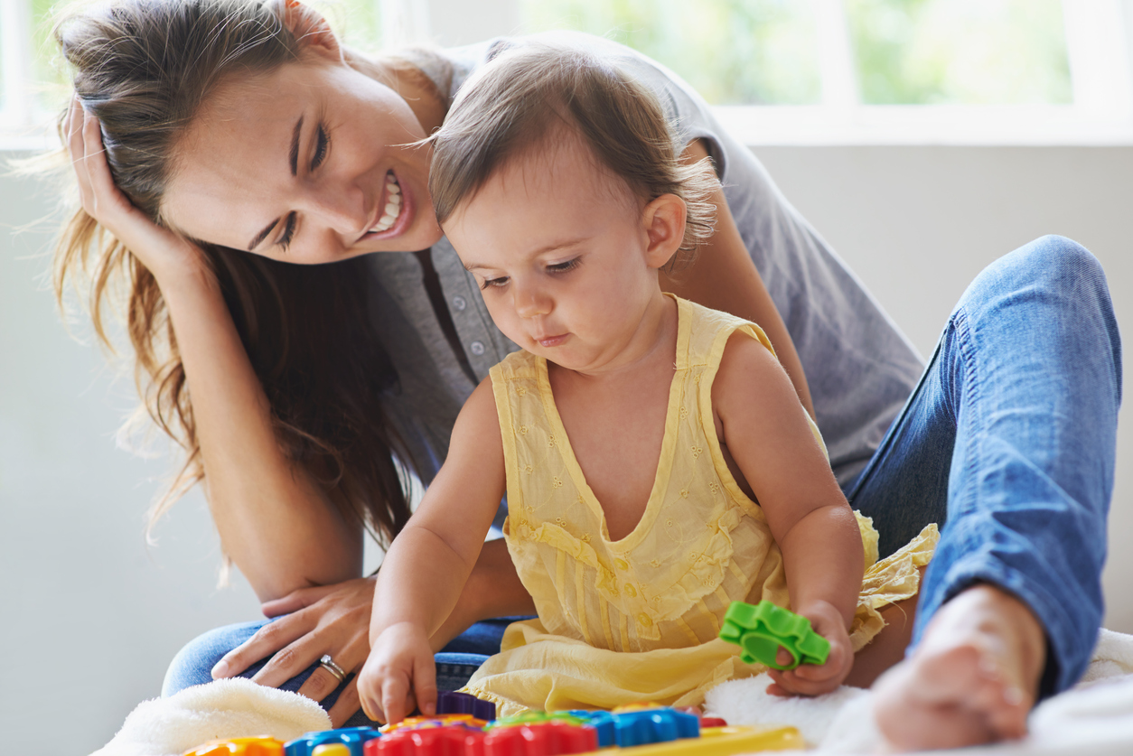 assistante maternelle avec enfant