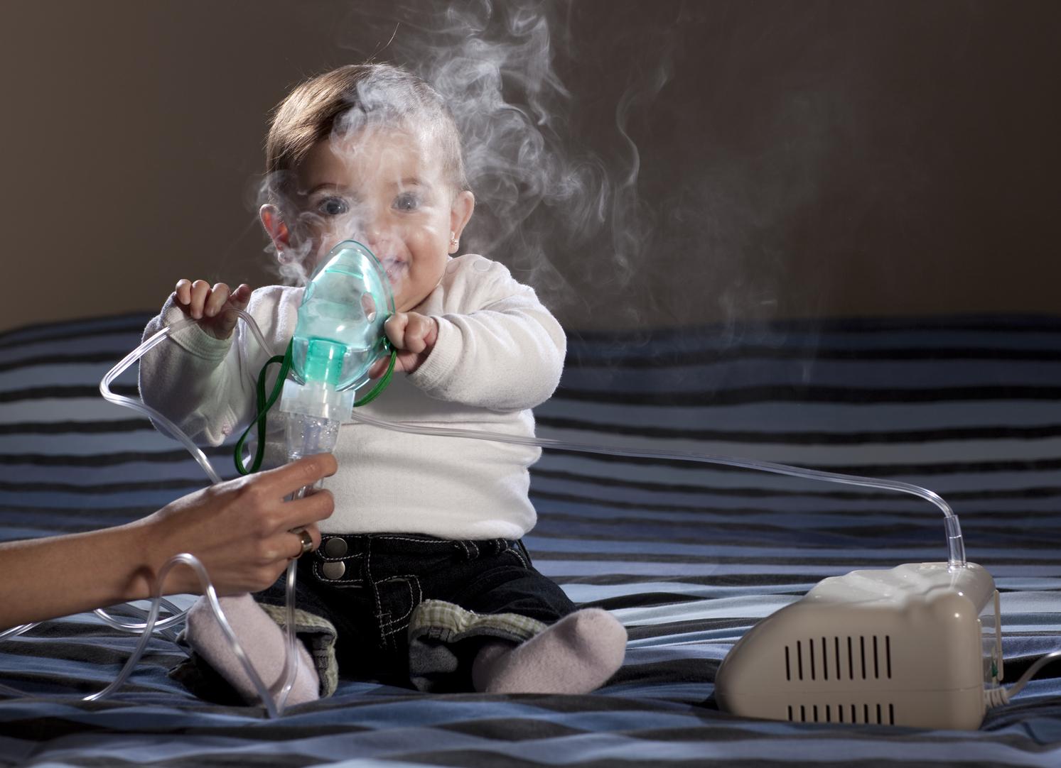 Utiliser une chambre d'inhalation chez un enfant 