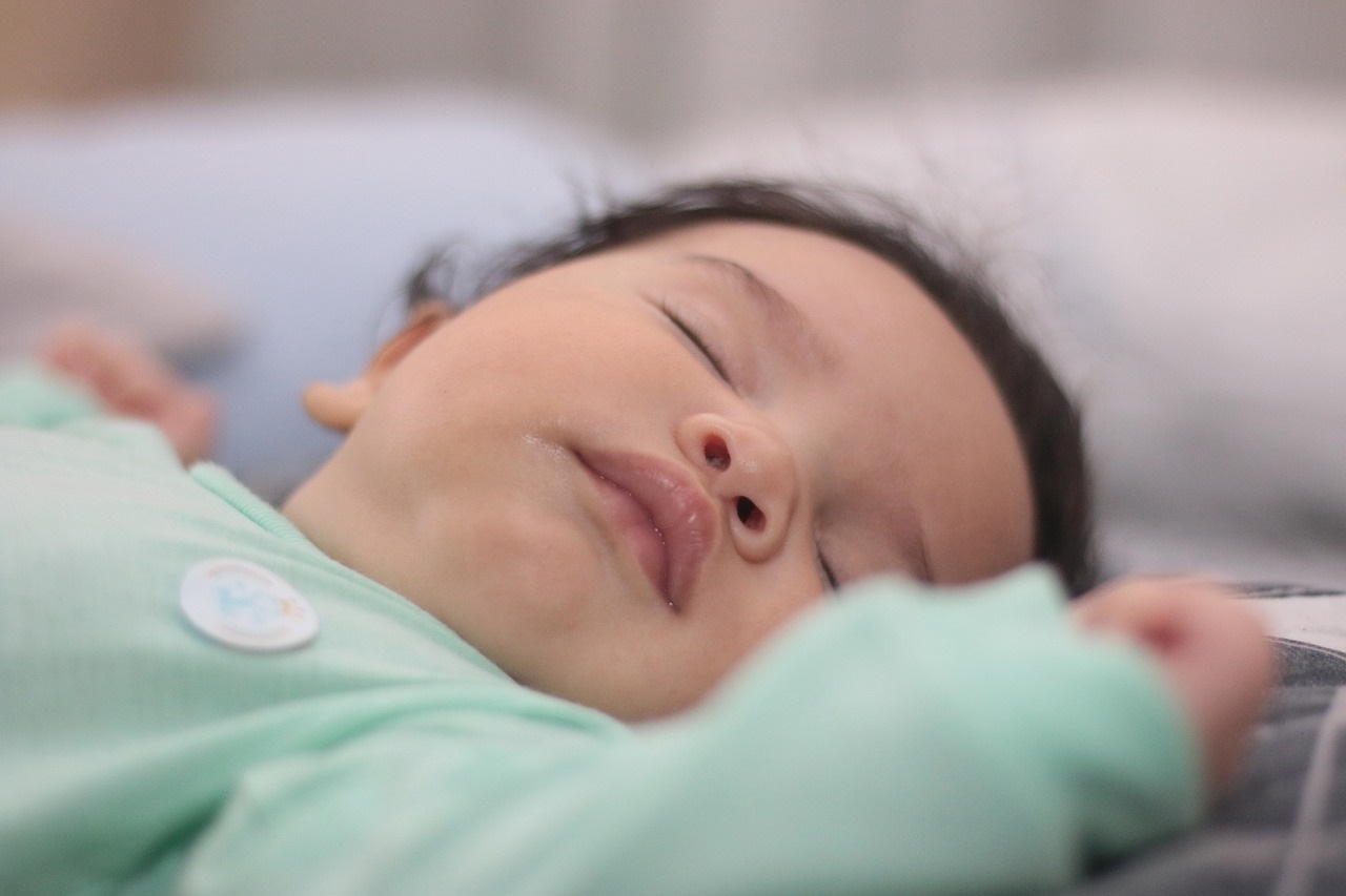 Bébé à 11 mois : sommeil, nutrition et vie de bébé