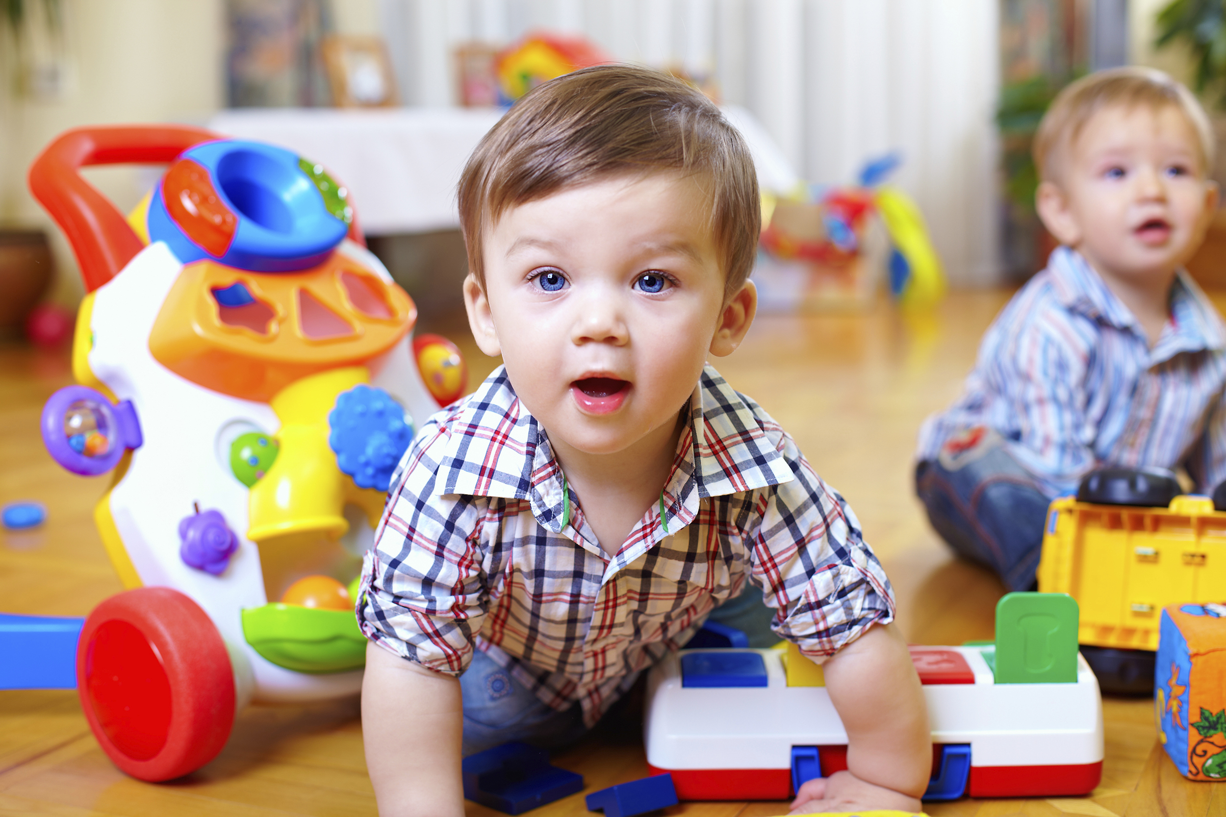 jeunes enfants à la crèche