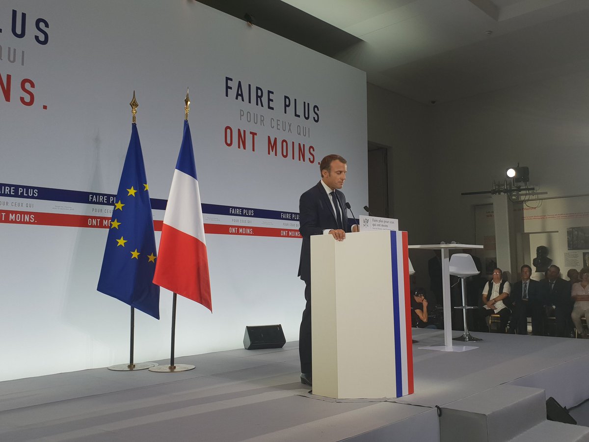 Emmanuel Macron lors du lancement de la Stratégie