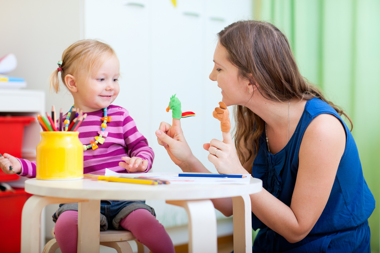 assustante maternelle et bébé