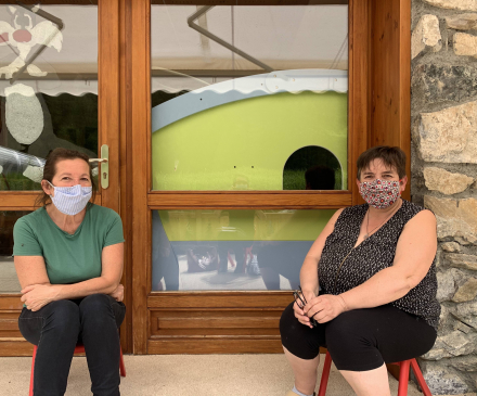 Dorothée et Nadine , directrice et adjointe de la Créche Les p'tits loups de Molines en Queyras 