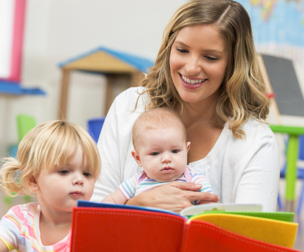 femme avec deux enfants