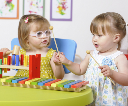 petites filles crèche