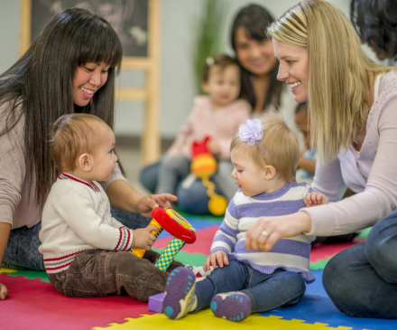 Comment développer la motricité chez le bébé et l'enfant - HABA PRO