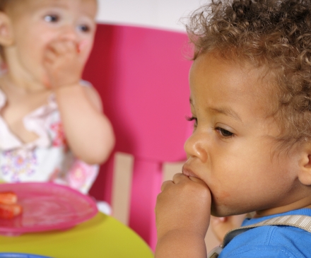 place à table en crèche 